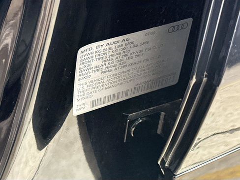 Certified 2025 Audi Q5 Premium AWD/4WD image 33
