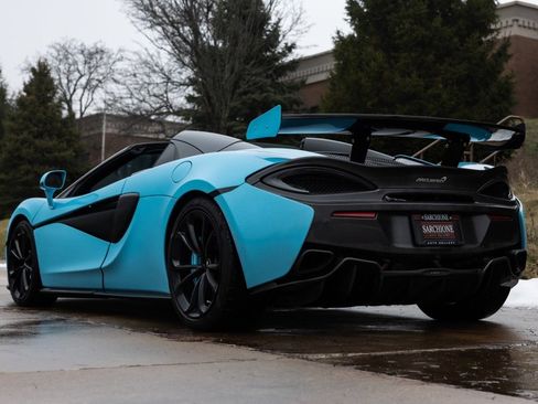 Used 2019 McLaren 570S Spider image 2