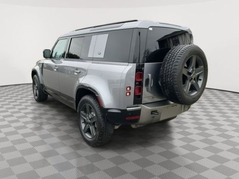 Used 2022 Land Rover Defender 110 X-Dynamic SE AWD/4WD image 7