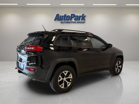 Used 2018 Jeep Cherokee Trailhawk w/ Quick Order Package 27L AWD/4WD image 7