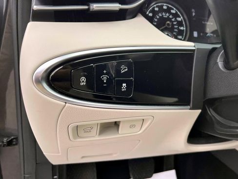 Certified 2022 Genesis GV70 2.5T w/ Cargo Package image 17