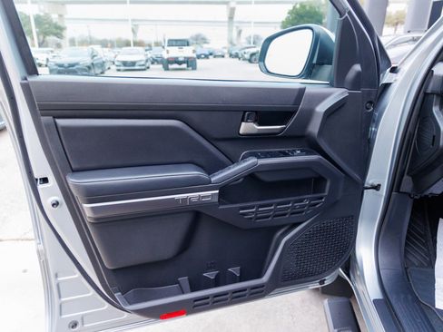 Used 2024 Toyota Tacoma TRD Sport image 40