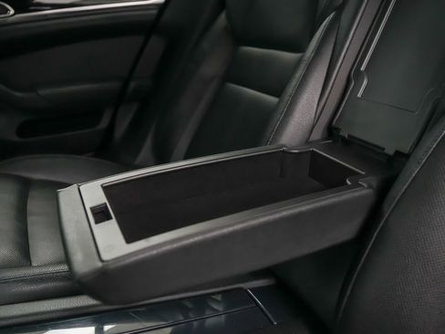 Used 2012 Porsche Panamera 4 image 28