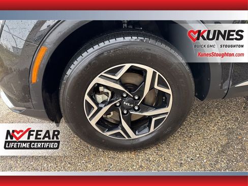 Used 2025 Kia Sportage LX image 16
