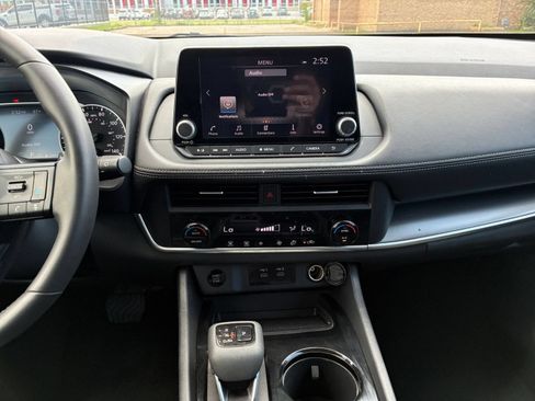 Used 2026 Nissan Rogue SV AWD/4WD image 14