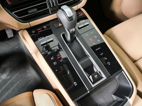 New 2026 Porsche Macan S AWD/4WD image 17