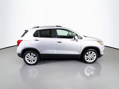Used 2019 Chevrolet Trax Premier AWD/4WD image 5