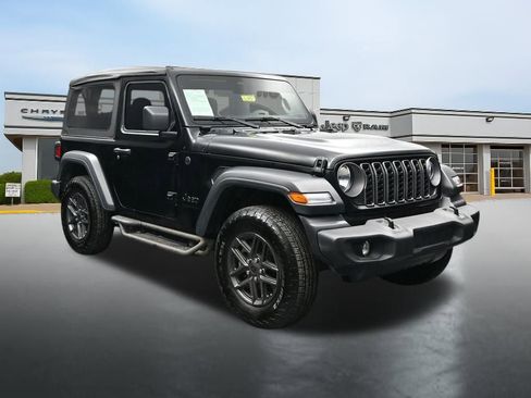 Used 2025 Jeep Wrangler Sport AWD/4WD image 7