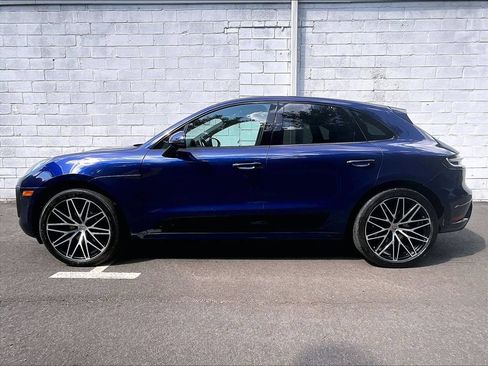 Certified 2023 Porsche Macan AWD/4WD image 2