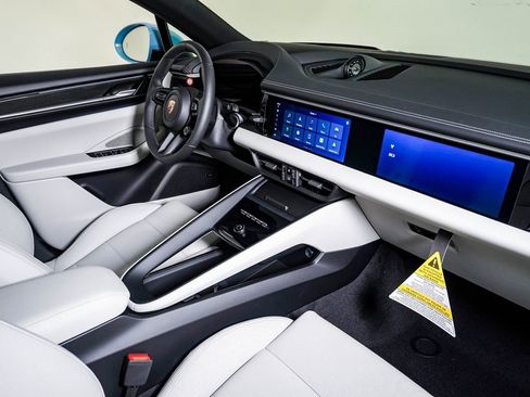 New 2025 Porsche Macan 4S Electric image 14