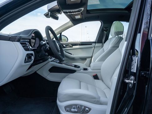 Certified 2026 Porsche Macan S image 24