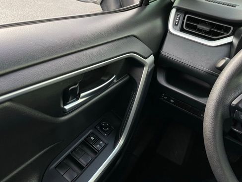 Used 2021 Toyota RAV4 XLE image 21