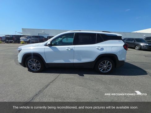 Used 2022 GMC Terrain SLT FWD image 9