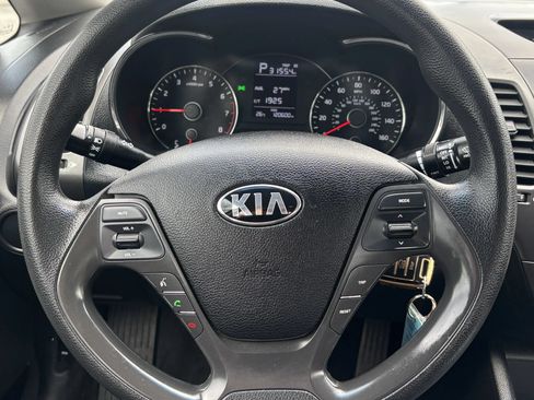 Used 2017 Kia Forte LX FWD image 11