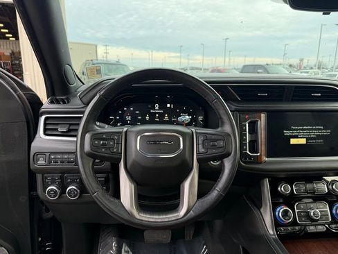 Used 2023 GMC Yukon XL Denali Ultimate image 15
