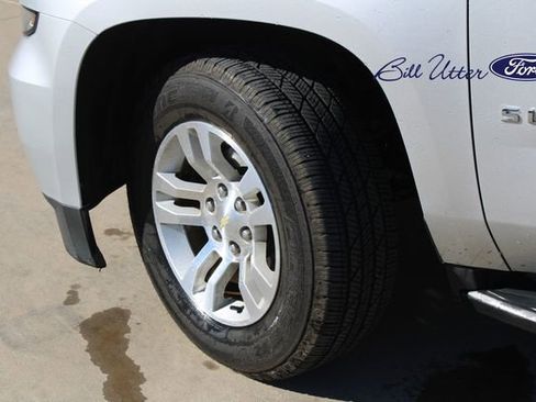 Used 2018 Chevrolet Suburban LT image 9