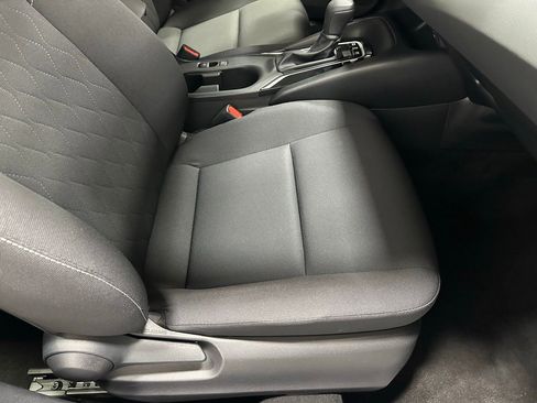 Used 2025 Toyota Corolla LE image 58