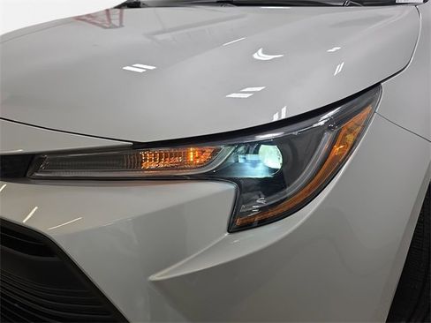 Used 2023 Toyota Corolla LE image 29