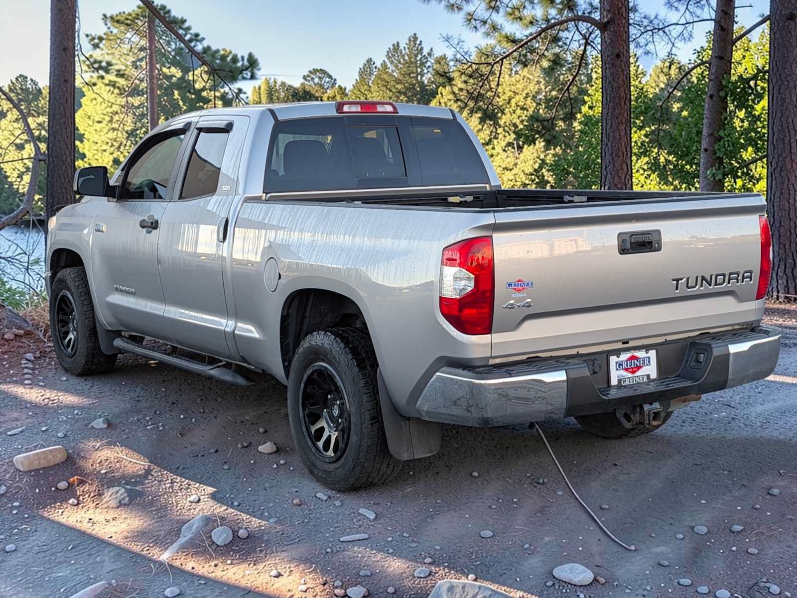 Used 2015 Toyota Tundra SR5 AWD/4WD image 4