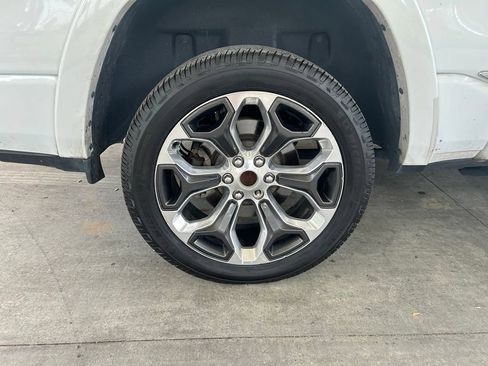 Used 2020 RAM 1500 Limited w/ Body Color Bumper Group RWD image 19