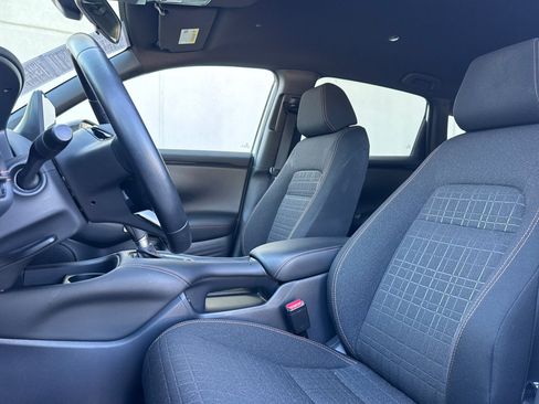 Used 2025 Honda HR-V Sport image 5
