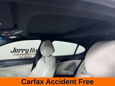 Used 2025 Genesis G70 3.3T Advanced image 3