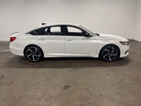 Used 2021 Honda Accord Sport image 2