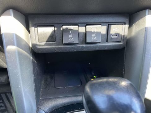 Used 2023 Toyota Corolla Cross XLE image 40