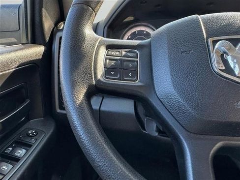 Used 2018 RAM 3500 Tradesman w/ Chrome Appearance Group RWD image 20