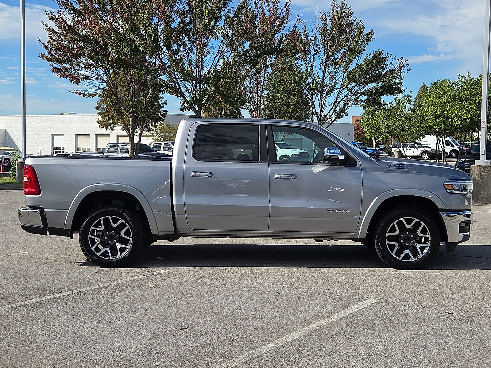 Used 2025 RAM 1500 Laramie AWD/4WD image 6