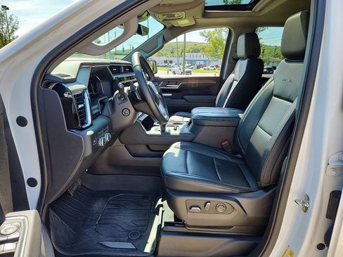 Used 2024 GMC Sierra 1500 Denali w/ Technology Package AWD/4WD image 17