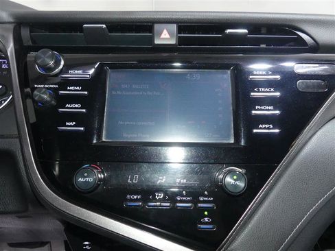 Used 2019 Toyota Camry SE image 35