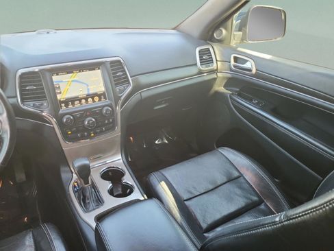 Used 2017 Jeep Grand Cherokee Limited w/ Luxury Group II image 16