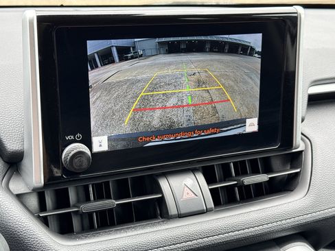 Used 2024 Toyota RAV4 LE FWD image 22