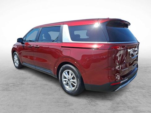 Used 2024 Kia Carnival LX FWD image 5