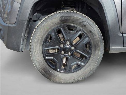 Used 2018 Jeep Renegade Trailhawk image 9