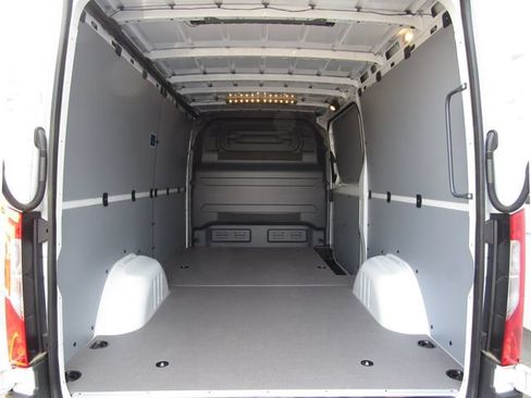 Used 2025 Mercedes-Benz Sprinter 2500 image 22
