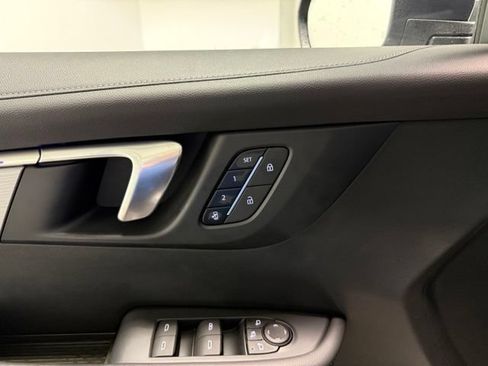 Used 2025 Buick Enclave Preferred w/ Power Package AWD/4WD image 13