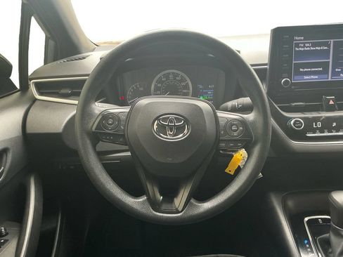 Used 2022 Toyota Corolla LE FWD image 18