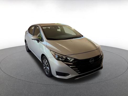Used 2025 Nissan Versa SV FWD image 3