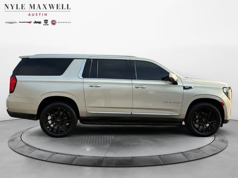 Used 2022 GMC Yukon XL SLT w/ SLT Luxury Package RWD image 17