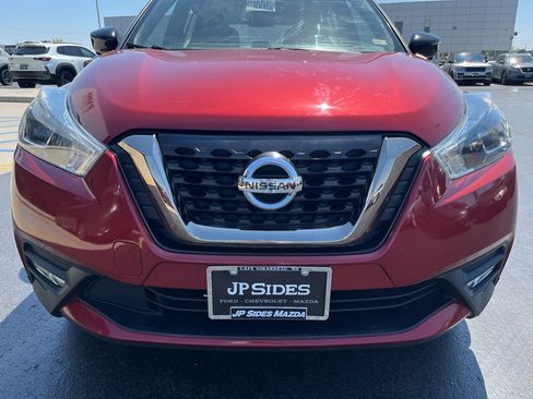 Used 2019 Nissan Kicks SR w/ SR Premium Package image 40