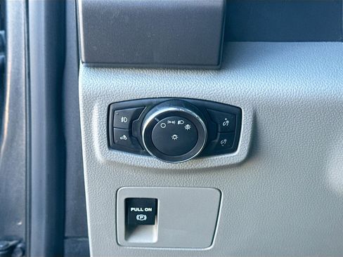 Used 2018 Ford F150 XLT image 11