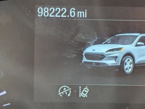 Used 2020 Ford Escape SE image 10