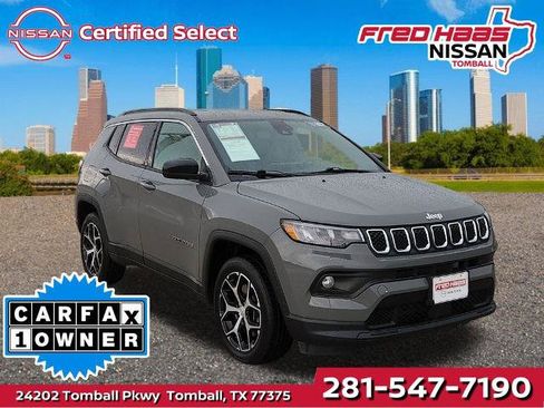 Used 2024 Jeep Compass Latitude AWD/4WD image 1