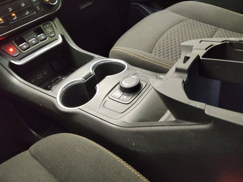 Used 2020 GMC Terrain SLE FWD image 26