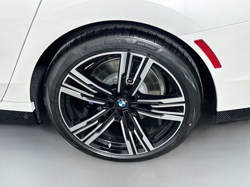 New 2025 BMW 740i w/ Executive Package image 23