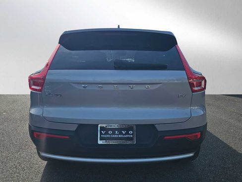 Used 2023 Volvo XC40 B4 Plus w/ Protection Package Premier FWD image 7