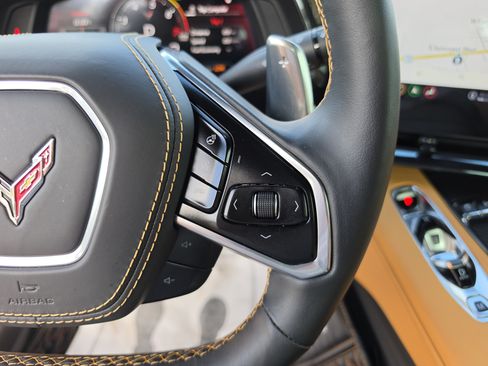 Used 2023 Chevrolet Corvette Stingray Premium Conv w/ Z51 Performance Package RWD image 33