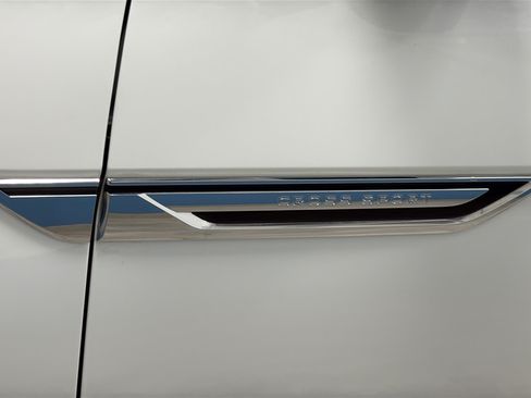 Used 2025 Volkswagen Atlas Cross Sport SEL Premium R-Line AWD/4WD image 41